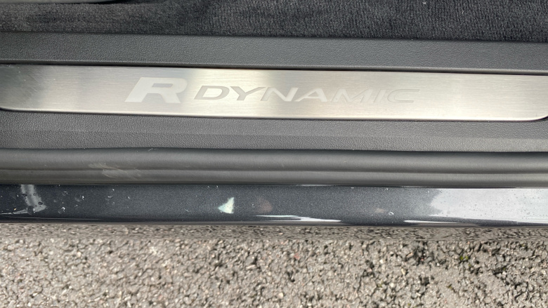 Land Rover Range Rover Evoque 2.0 D200 R-Dynamic SE 5dr Auto Diesel Hatchback